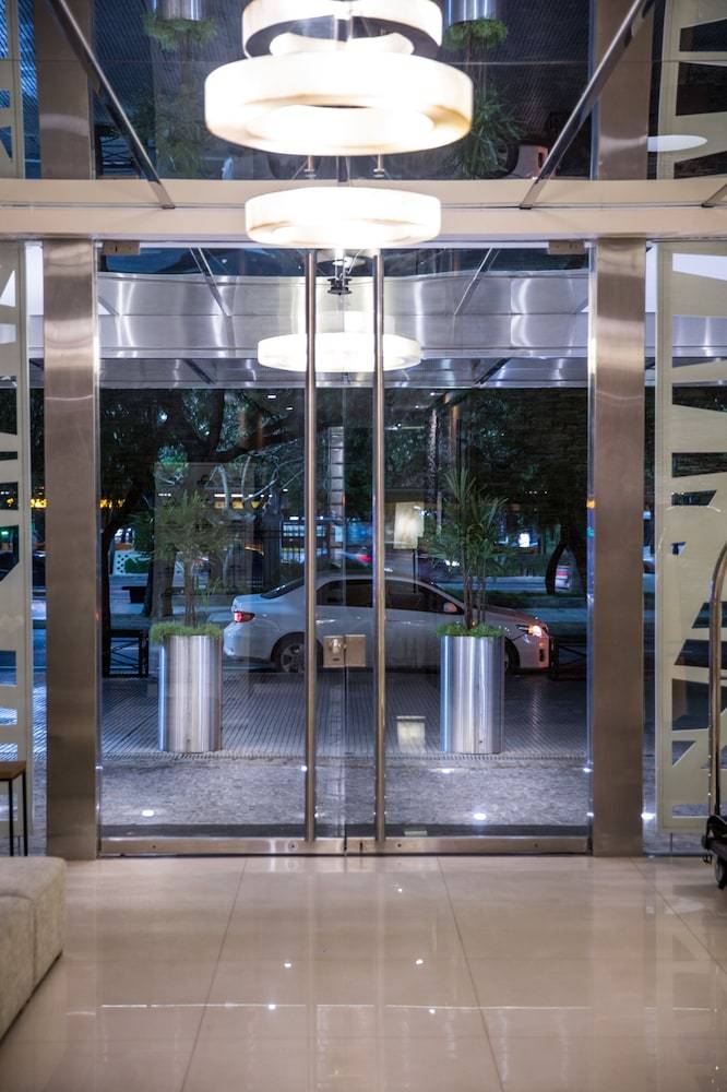 Howard Johnson Plaza by Wyndham Buenos Aires 2