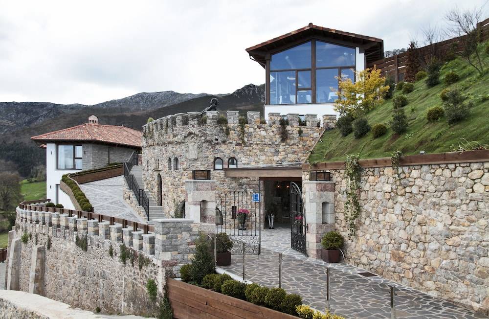 Puebloastur Eco Resort Hotel & Spa Gran Lujo 1
