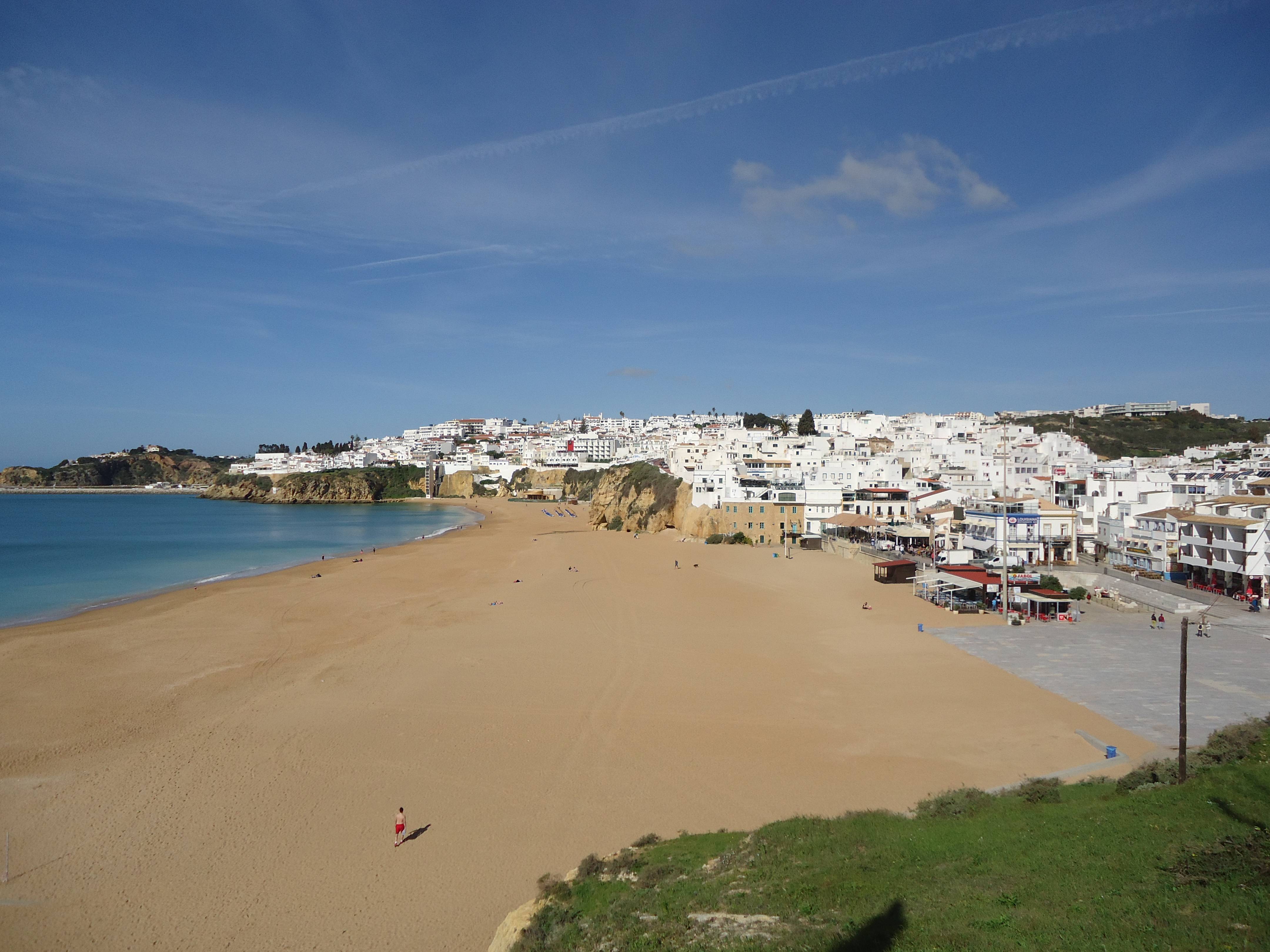 Albufeira Beach Hotel by Kavia 1