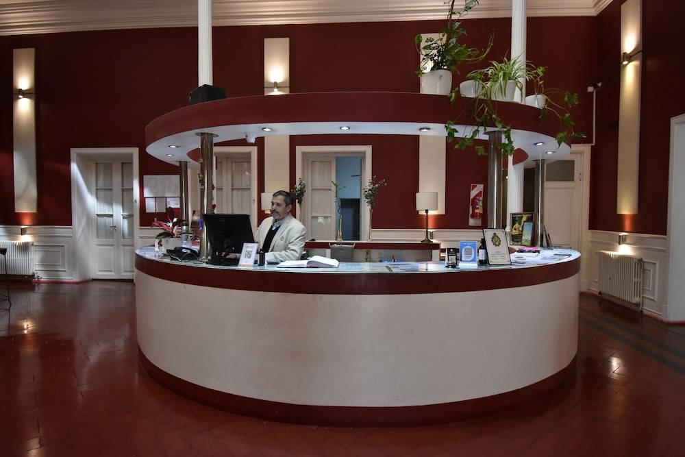 Hotel Plaza 2