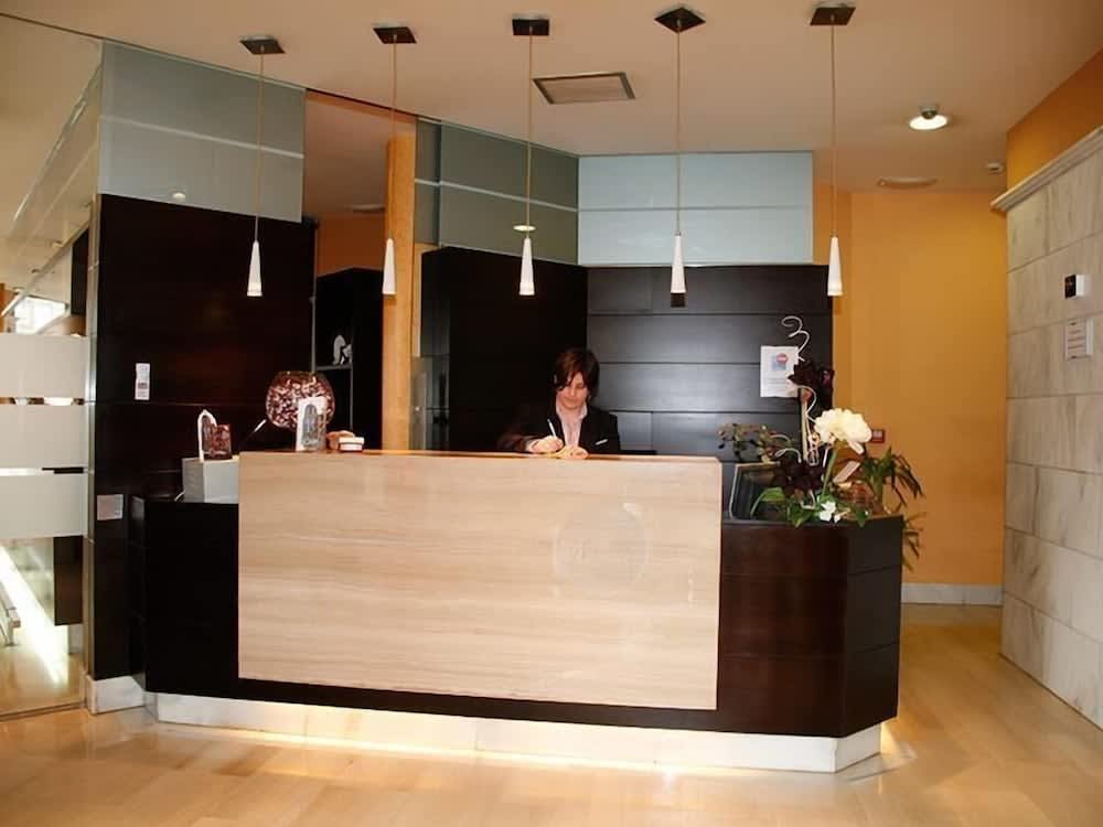 Hotel Mieres del Camino 2