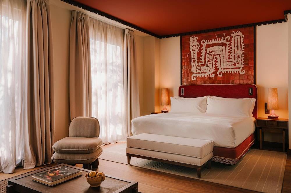 Palacio De Godoy Caceres, Curio Collection By Hilton 1