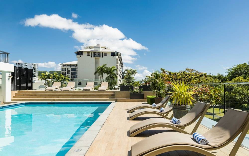 Pacific Hotel Cairns 1