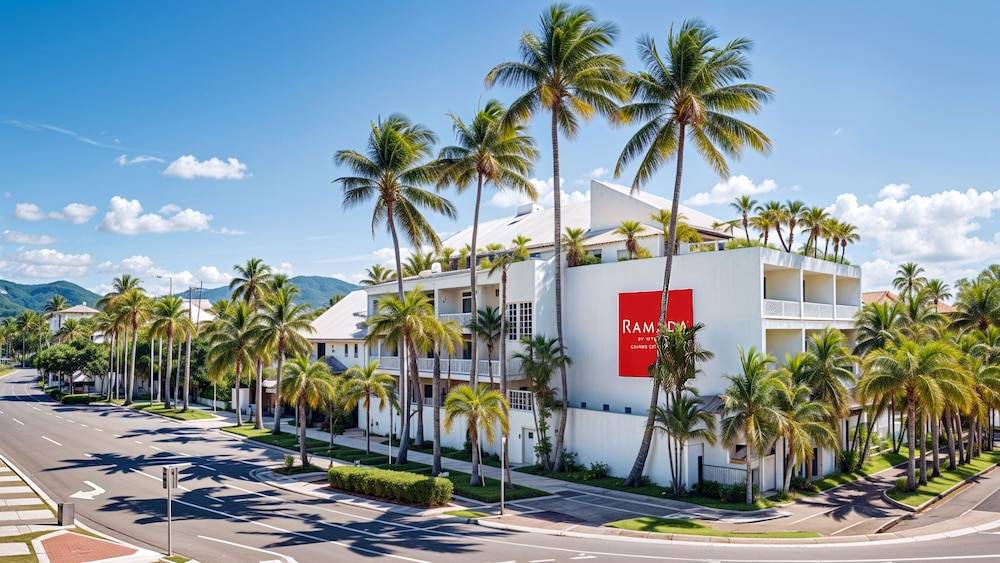 Ramada By Wyndham Cairns City Centre 1