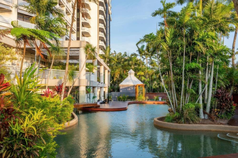 Rydges Esplanade Resort Cairns 1