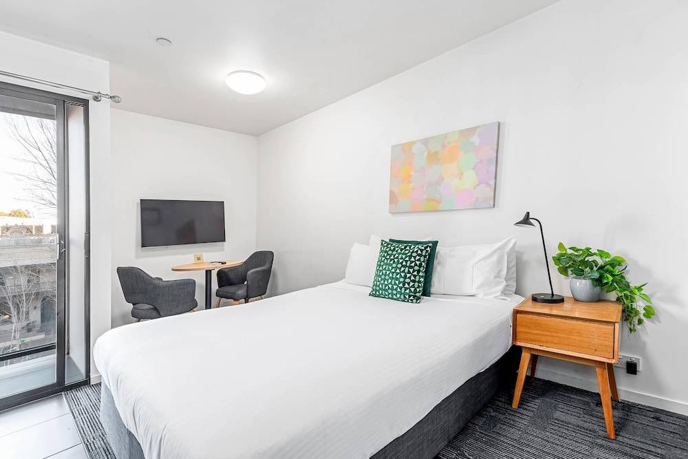 Quality Apartments North Melbourne 1