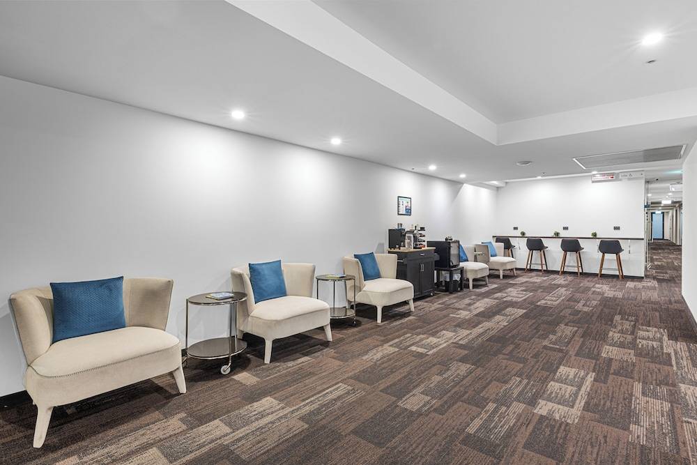 MainStay Suites Hawthorn 2