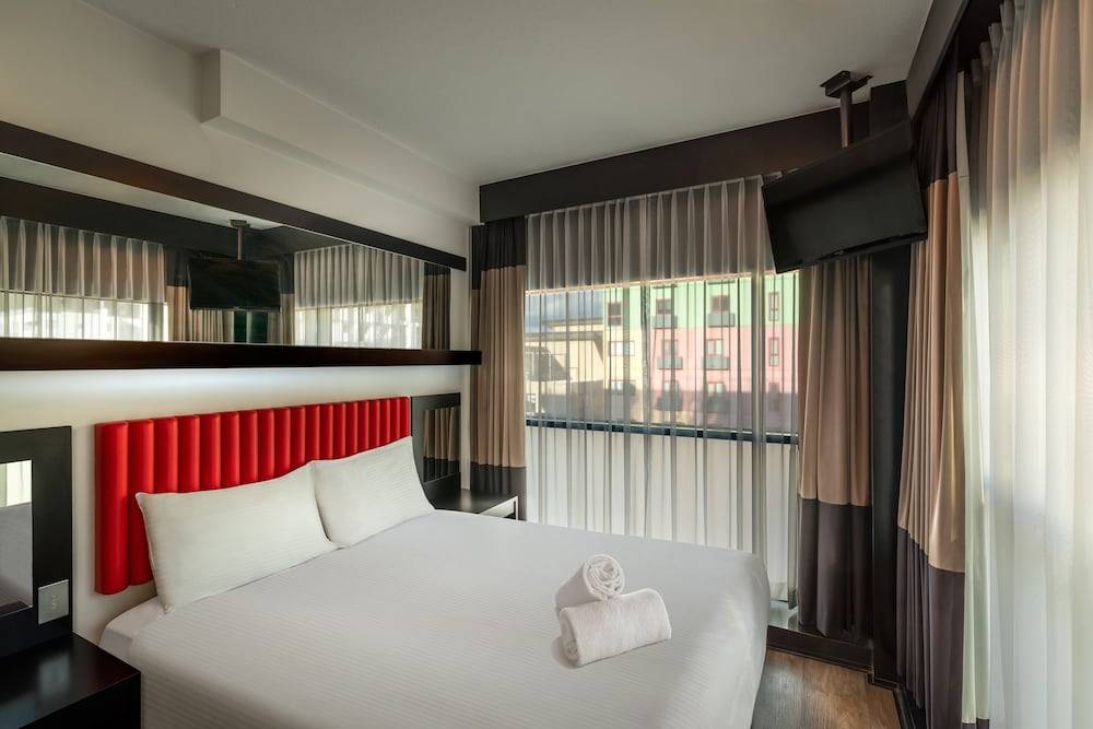 Essence Hotel Carlton 2