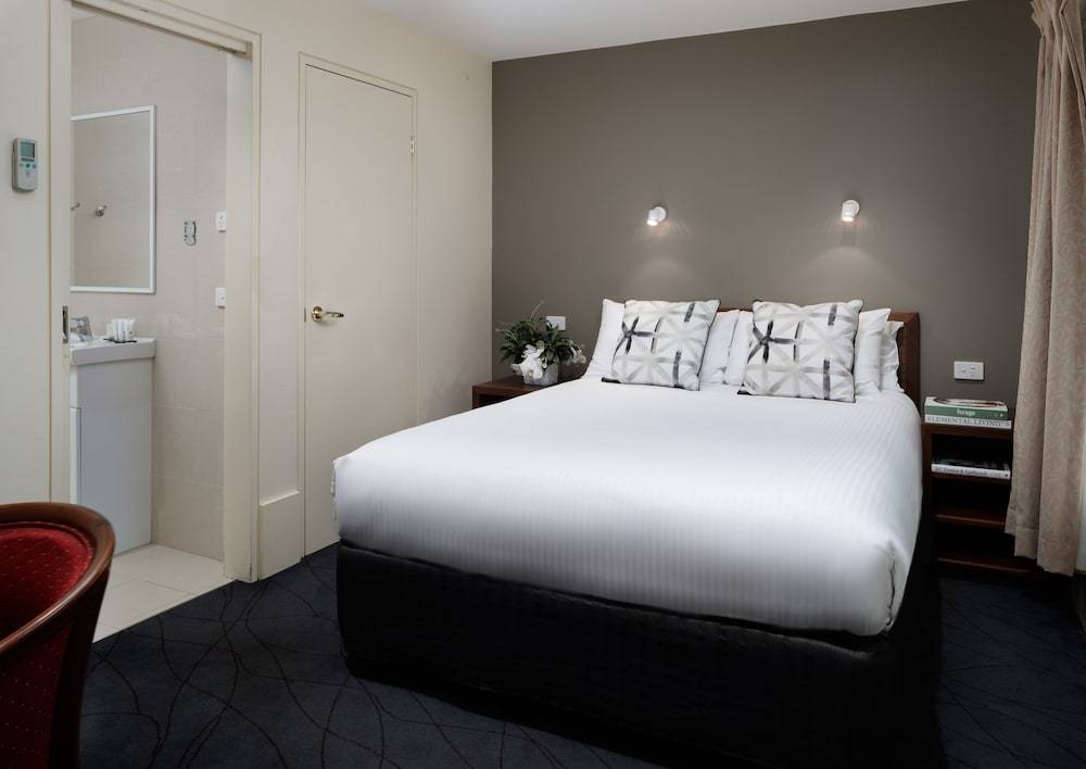 The Victoria Hotel 2