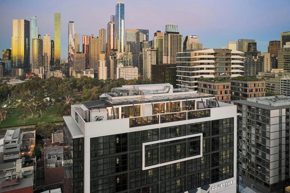 Courtyard by Marriott Melbourne Flagstaff Gardens 1