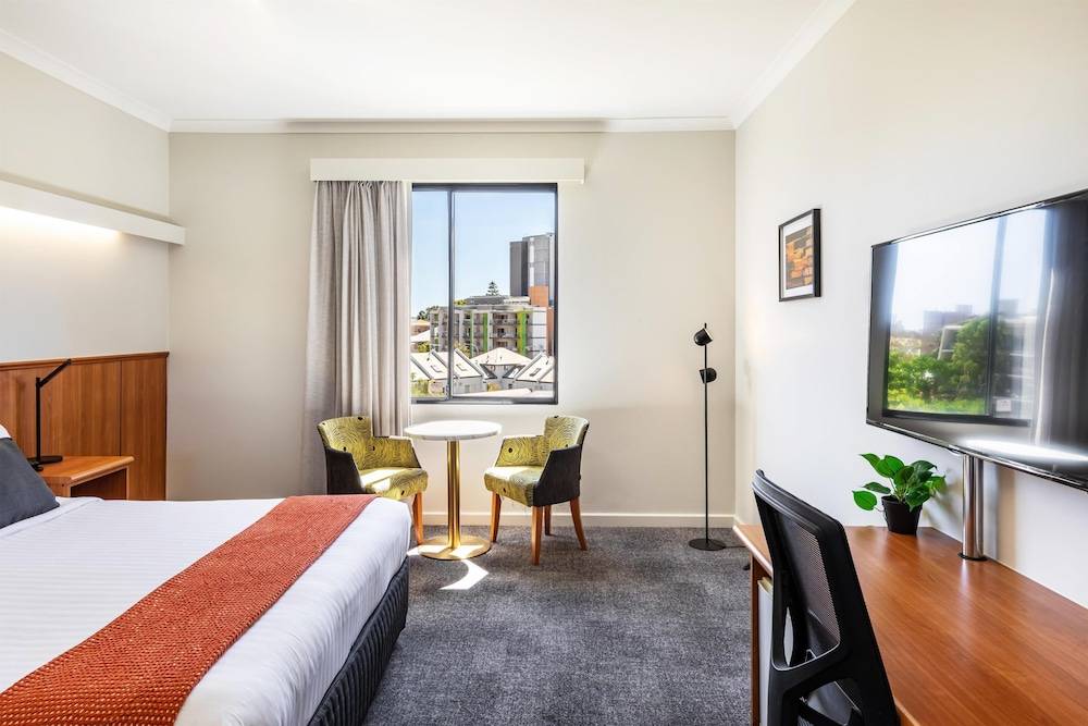 Metro Hotel Perth City 1