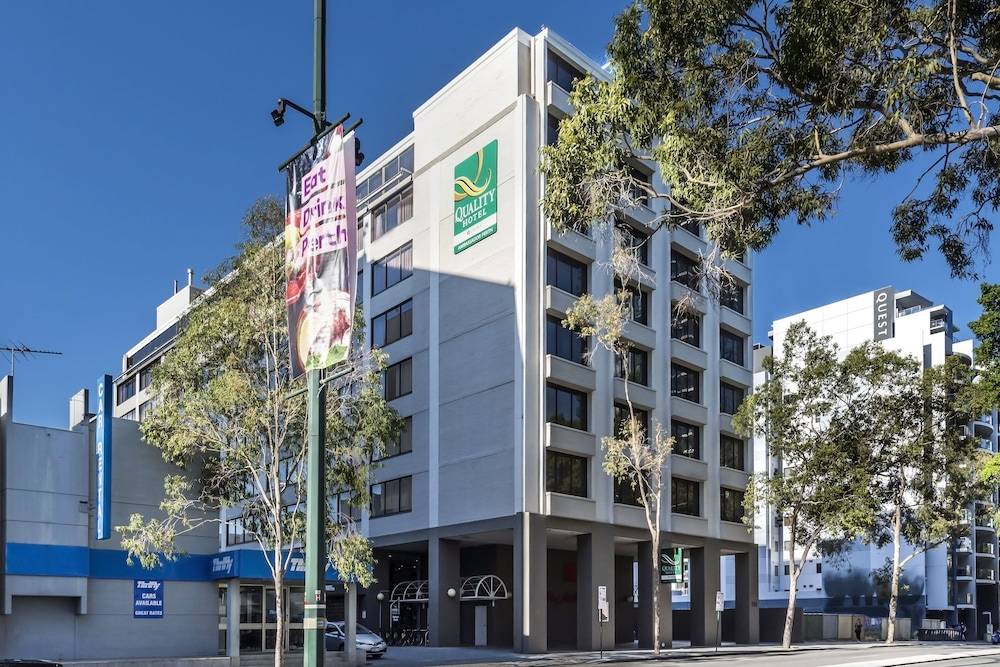 Quality Hotel Ambassador Perth 1