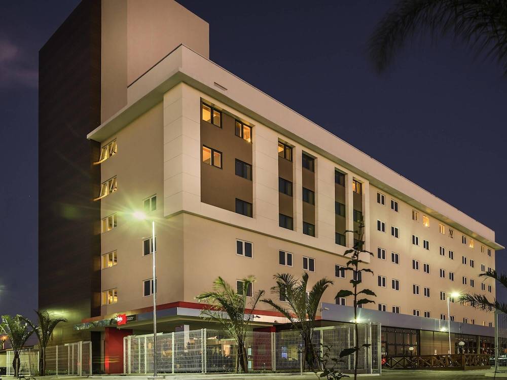 Ibis Porto Alegre Assis Brasil - Estacionamento Gratuito para hospedes 1