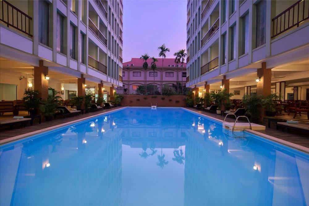 Smiling Hotel 1