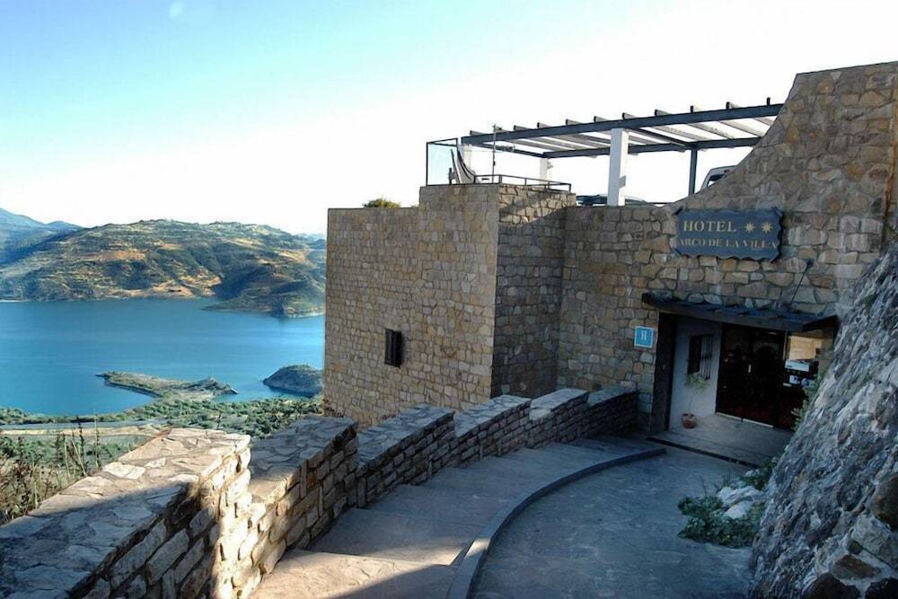 Hotel Tugasa Arco de la Villa 1