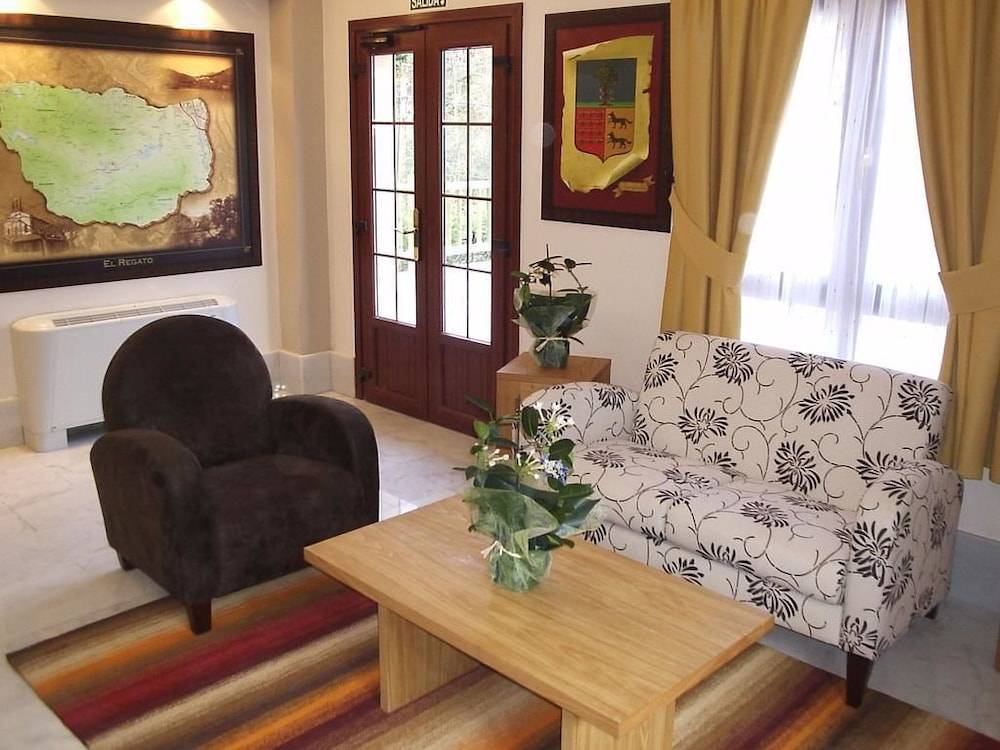 Adeko Hotel 2