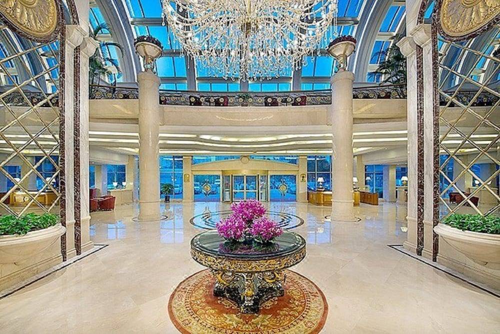 Celebrity International Grand Hotel 2