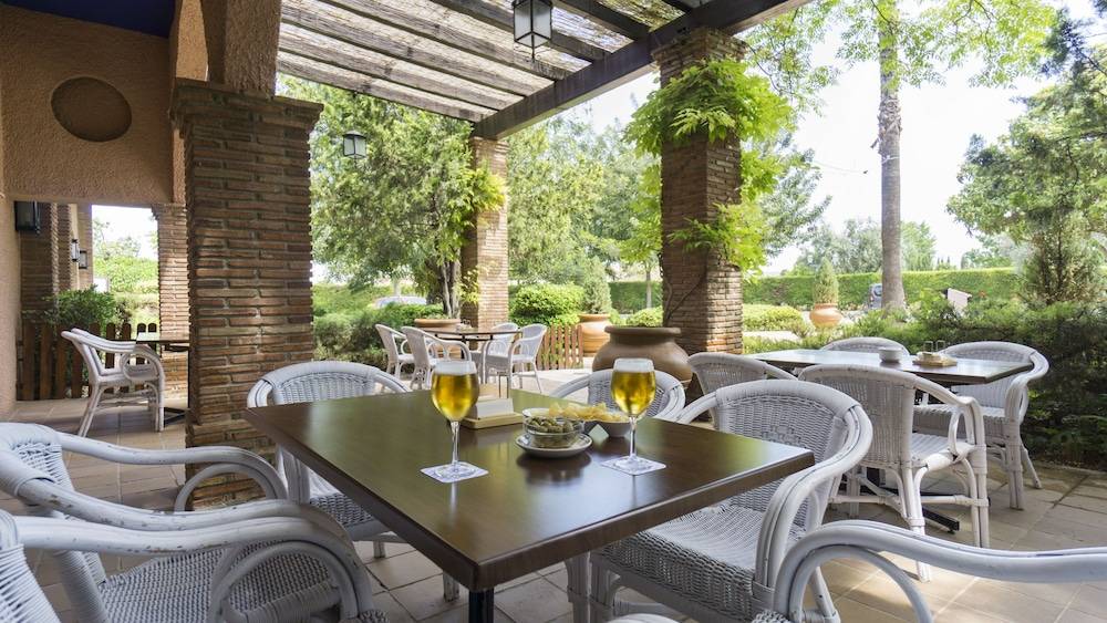 Hotel Fuente Las Piedras 1