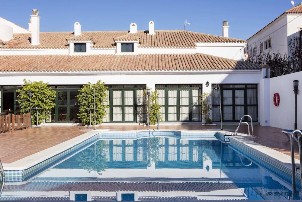 Hotel Tugasa Sierra y Cal 1