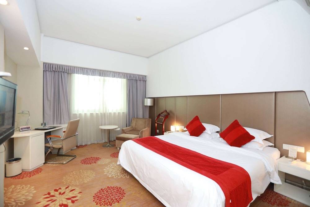 Ramada Plaza Riverside Hangzhou 1