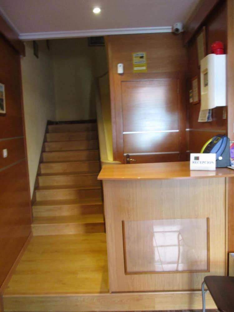 Hostal Becares 2