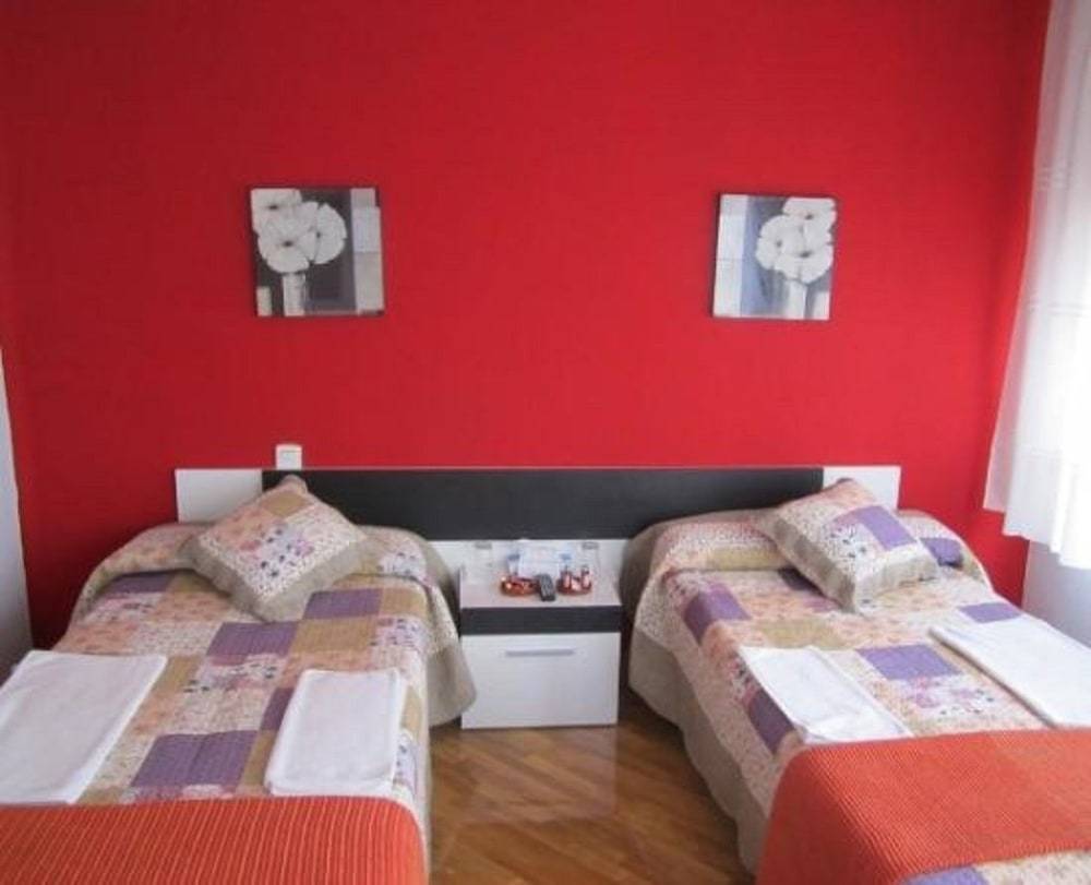 Hostal Becares 1