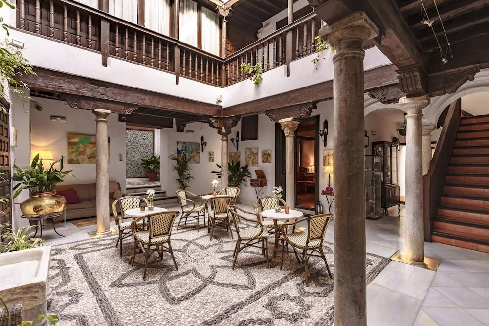 Casa del Capitel Nazarí 1