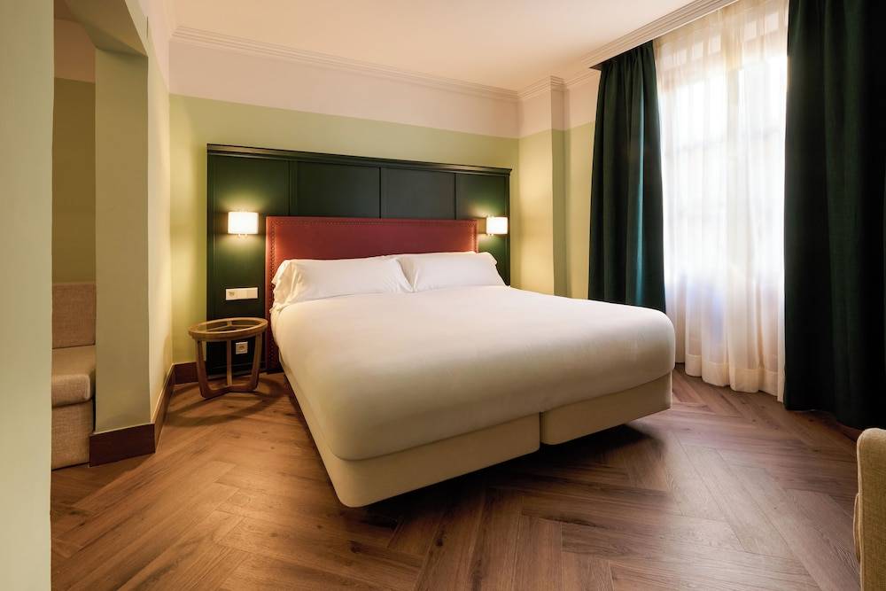 Honest Granada Hotel 2