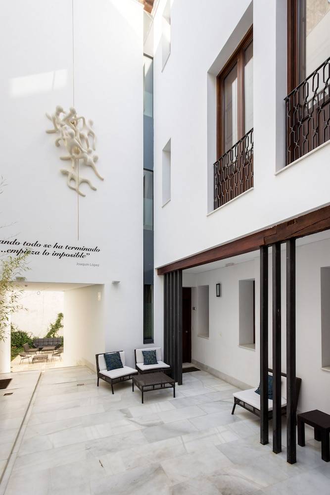 tuGuest Elvira Suites 2