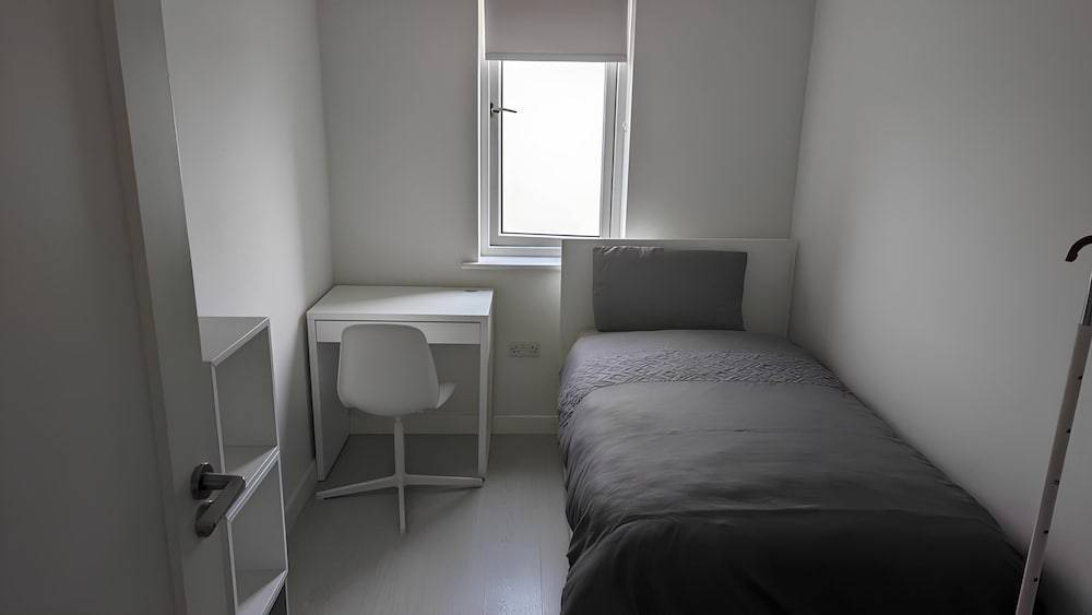 Private Rooms in a Peaceful Neighborhood 2
