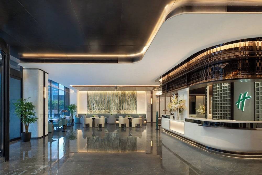 Holiday Inn & Suites Shanghai Changfeng by IHG 2