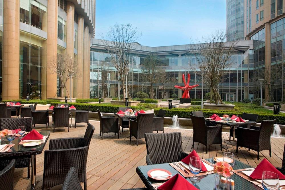 Sheraton Grand Shanghai Pudong Hotel & Residences 1