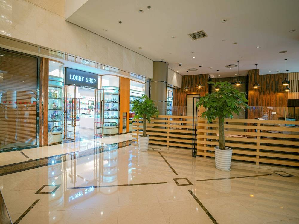 Ramada Plaza Shanghai Pudong Airport 2