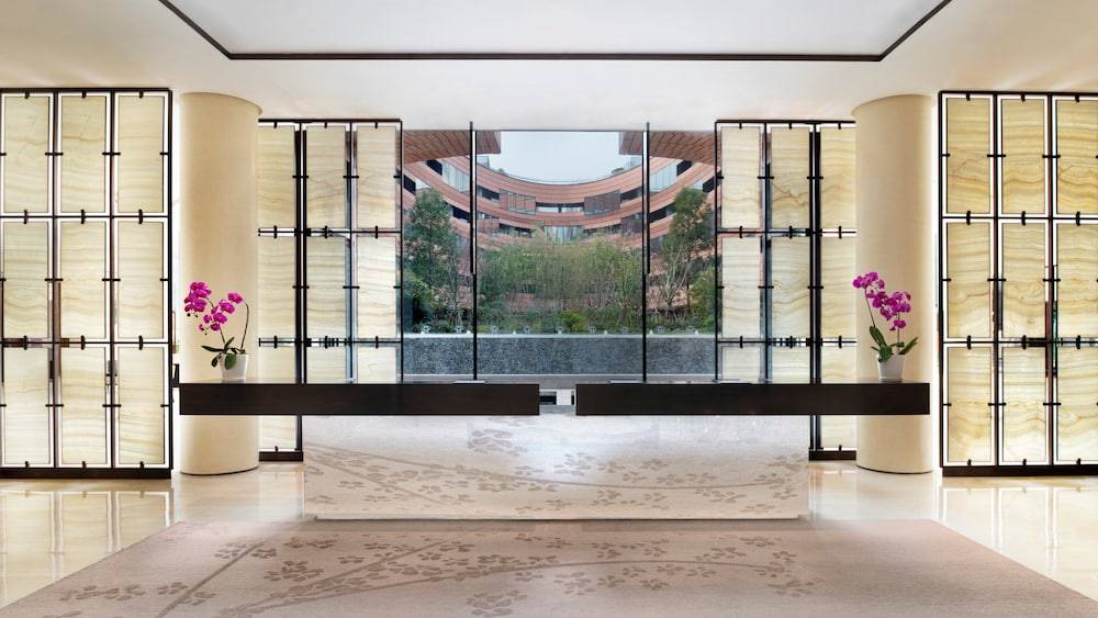 HUALUXE Shanghai Twelve At Hengshan by IHG 2