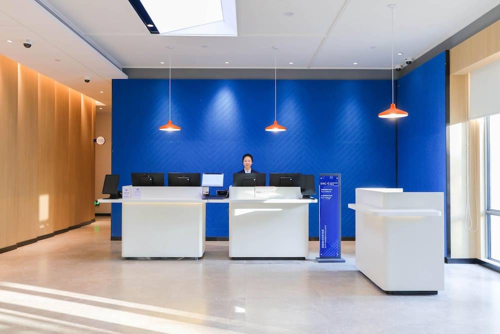 Holiday Inn Express Shanghai Pudong Airport by IHG 2