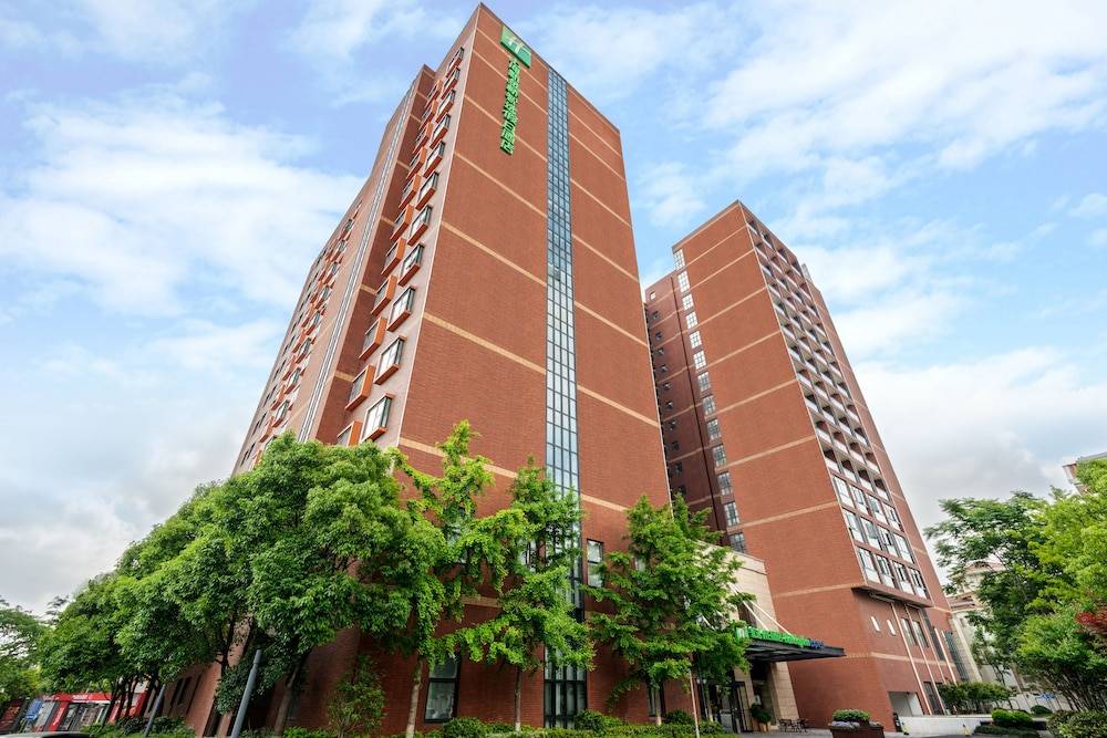 Holiday Inn Express Shanghai New Jinqiao by IHG 1