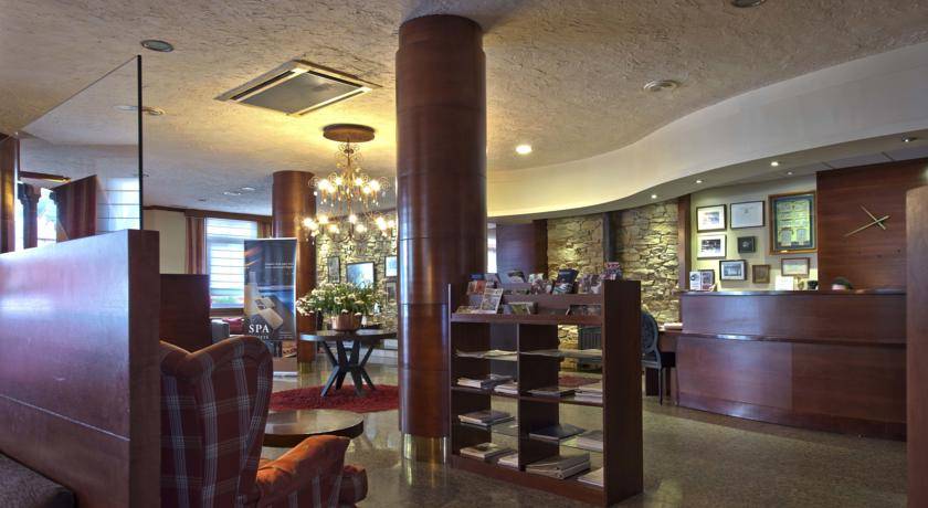 Hotel Restaurant Pessets & SPA 1