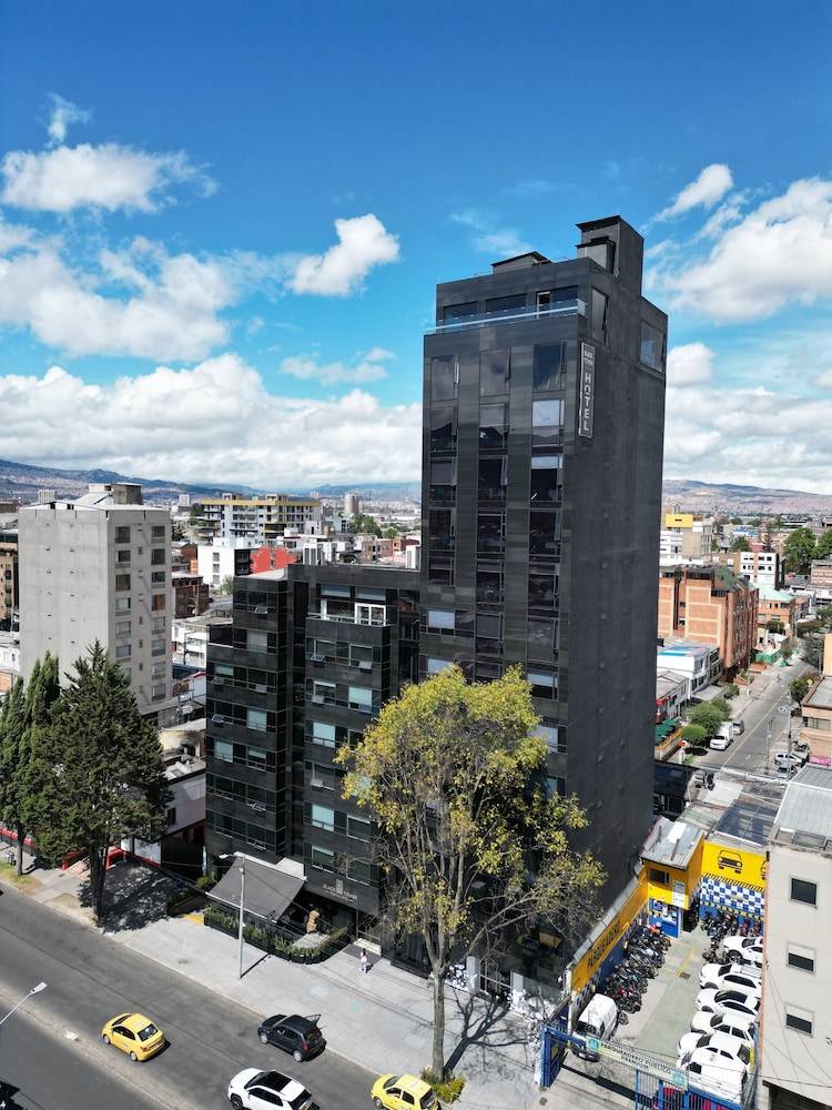 Hotel Black Tower Premium 1