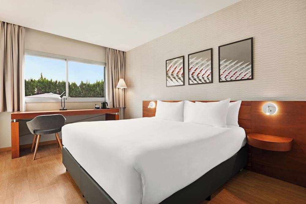 Ramada by Wyndham Valencia Almussafes 1