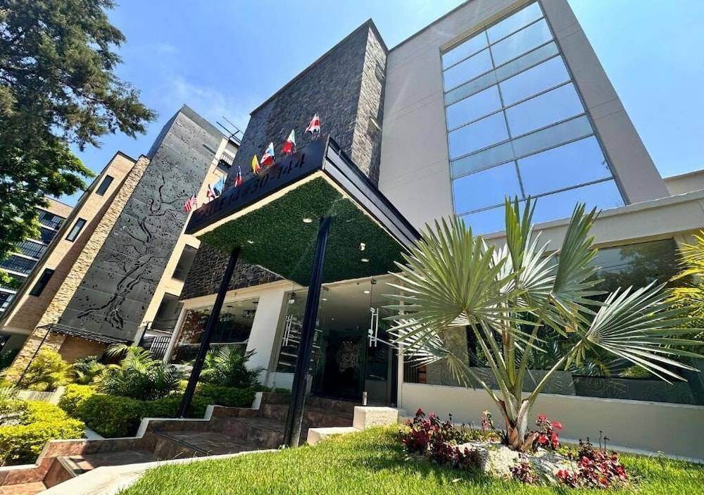 Greenview Medellin By St Hoteles 1