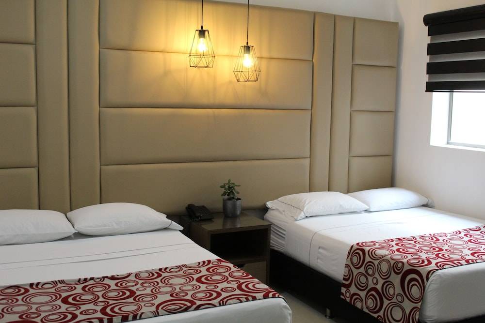 Hotel Merlott Lleras 2