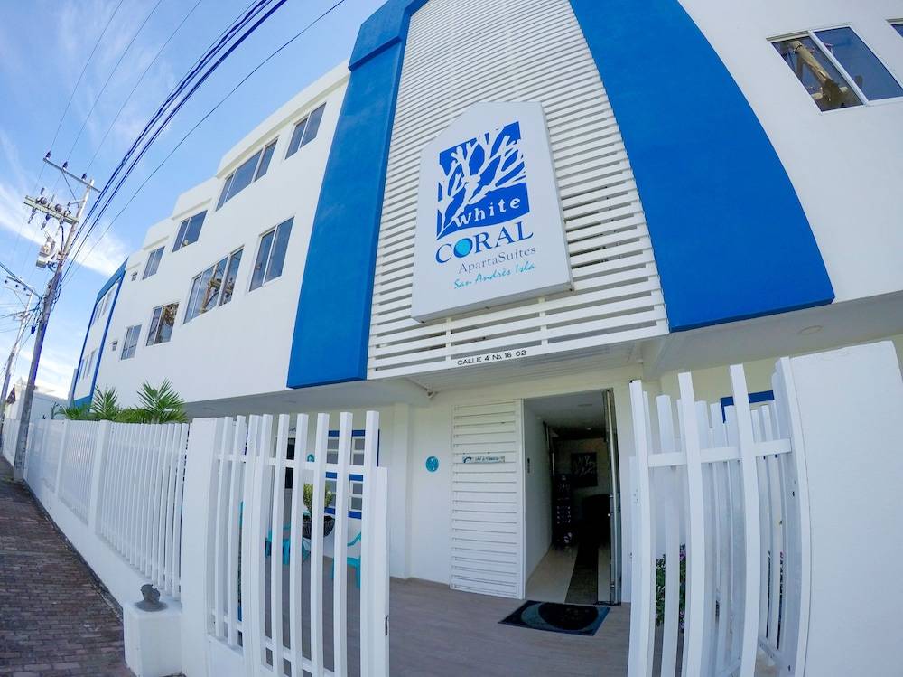 White Coral ApartaSuites 1