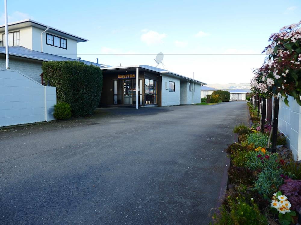 Canterbury Court Motel 2
