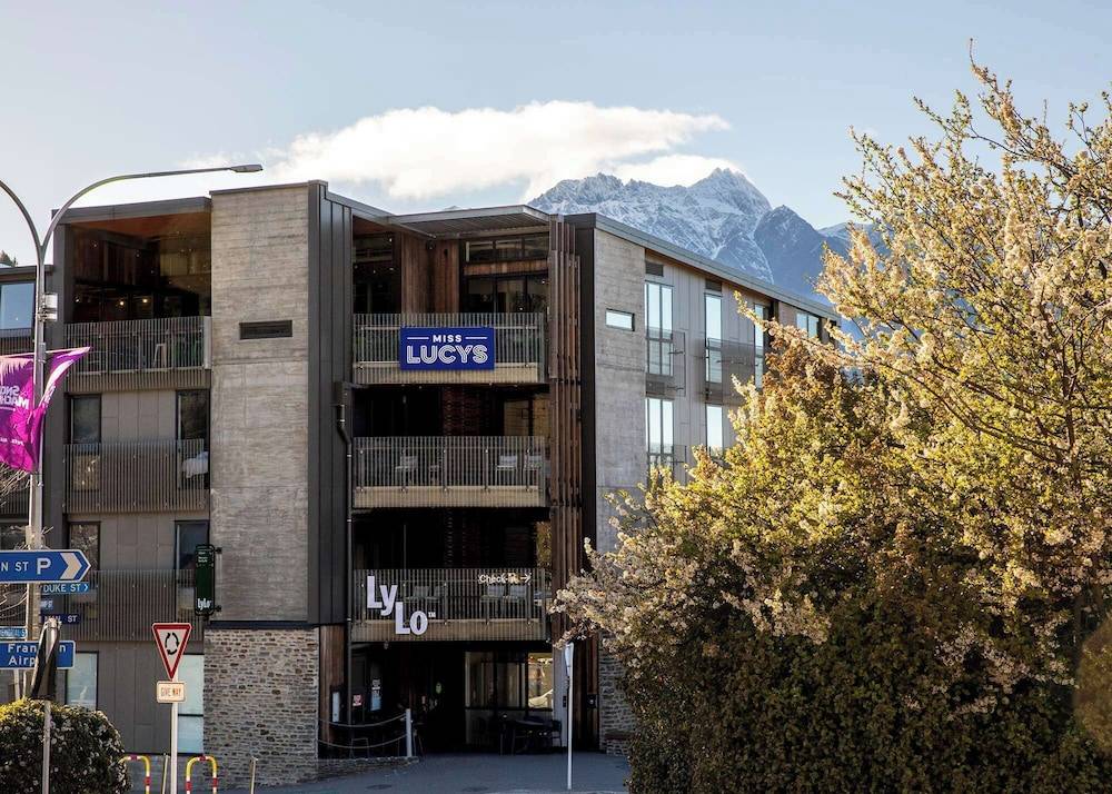 LyLo Queenstown 1