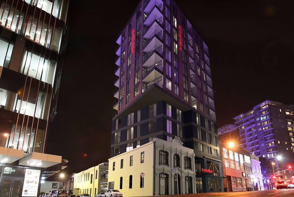 Ramada Suites By Wyndham Victoria Street West 1