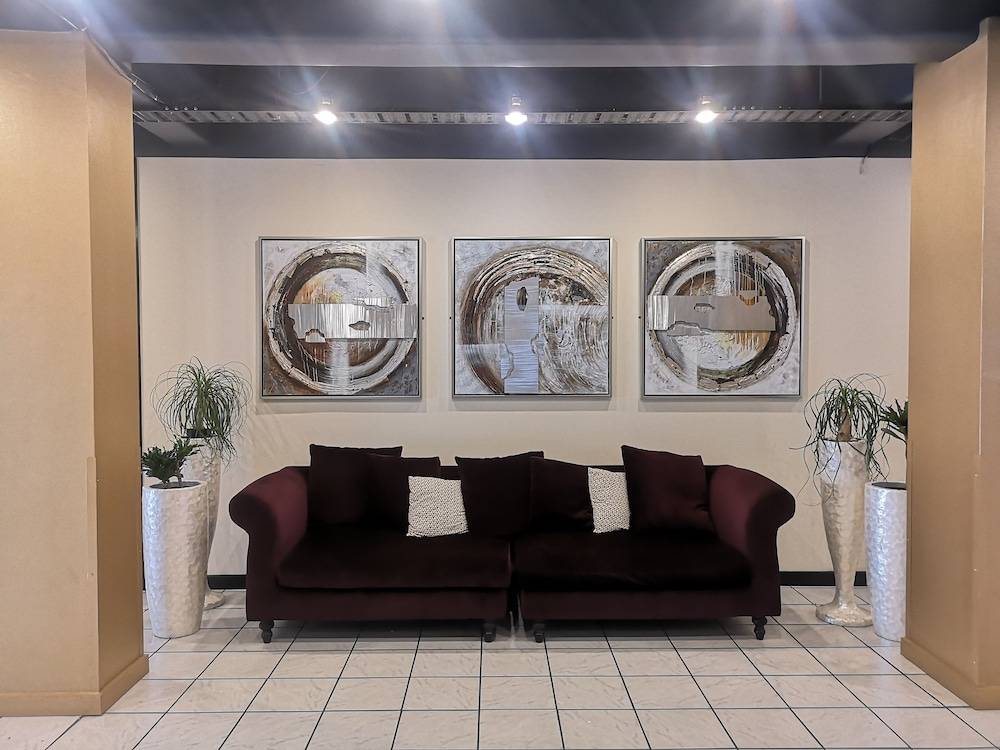 Kiwi International Hotel 2