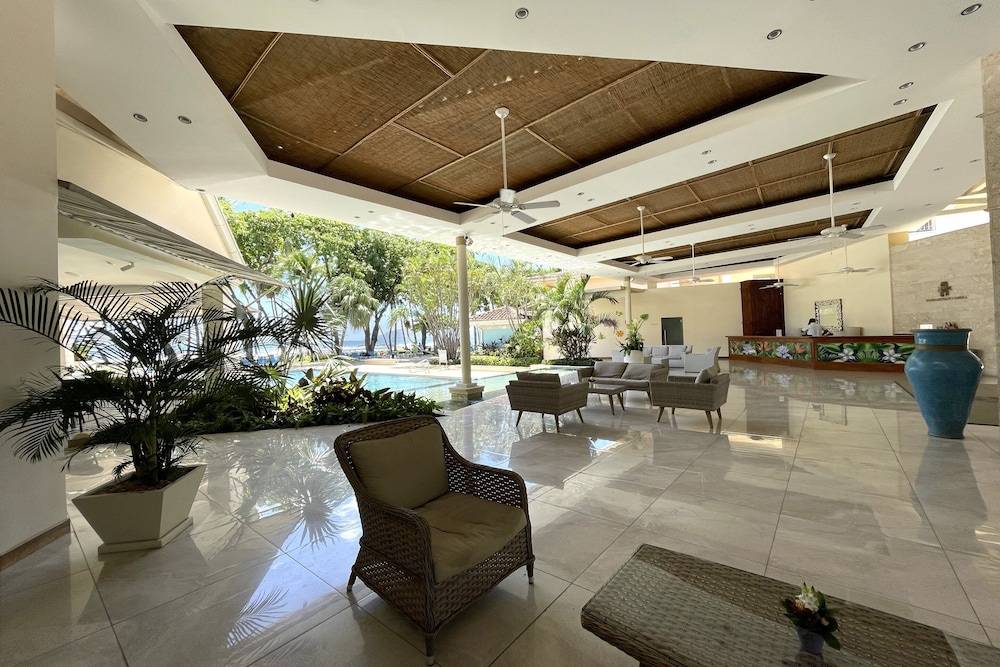 Hotel Tamarindo Diria Beach Resort 2