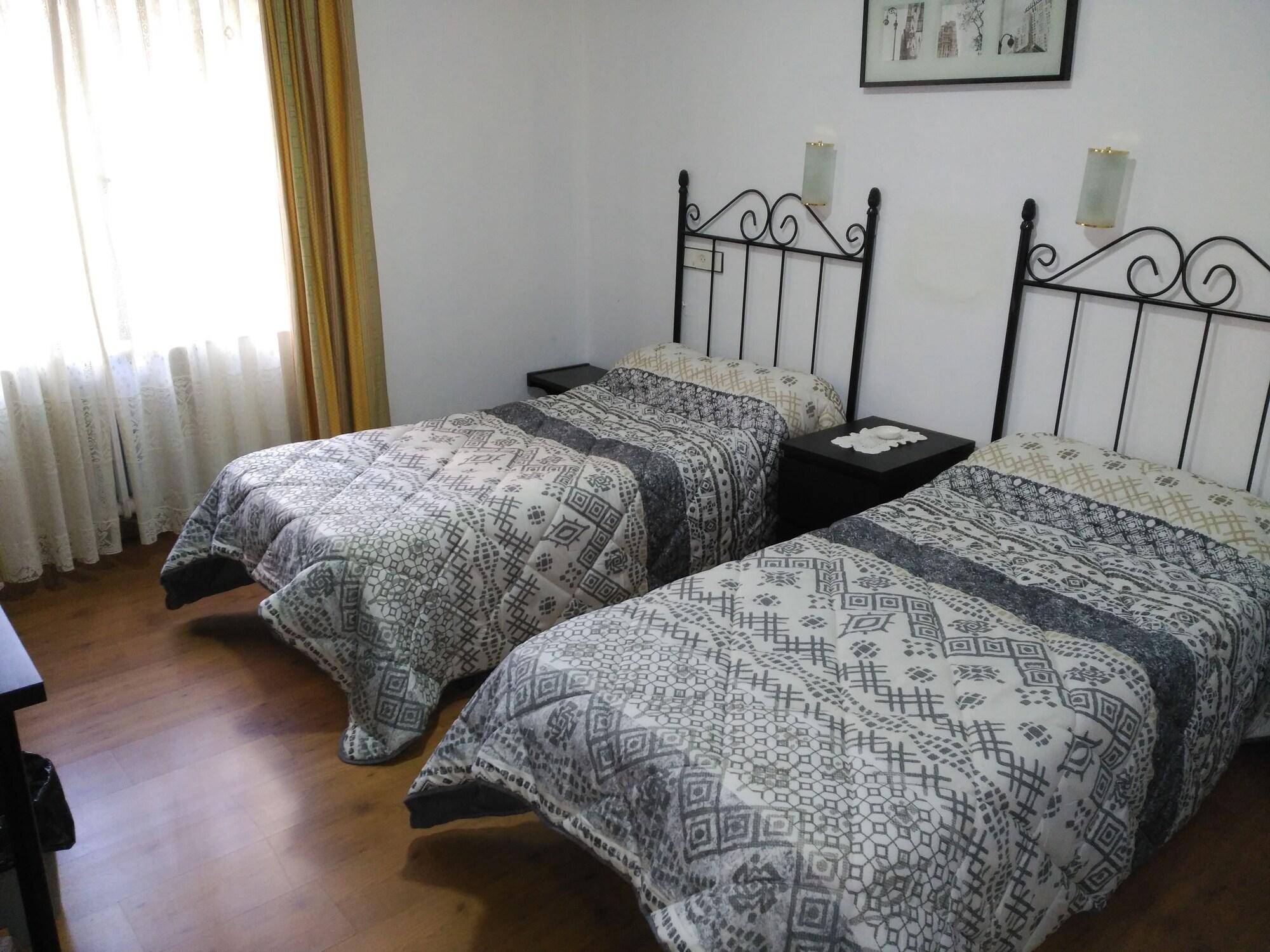 Hotel Vaqueros 2