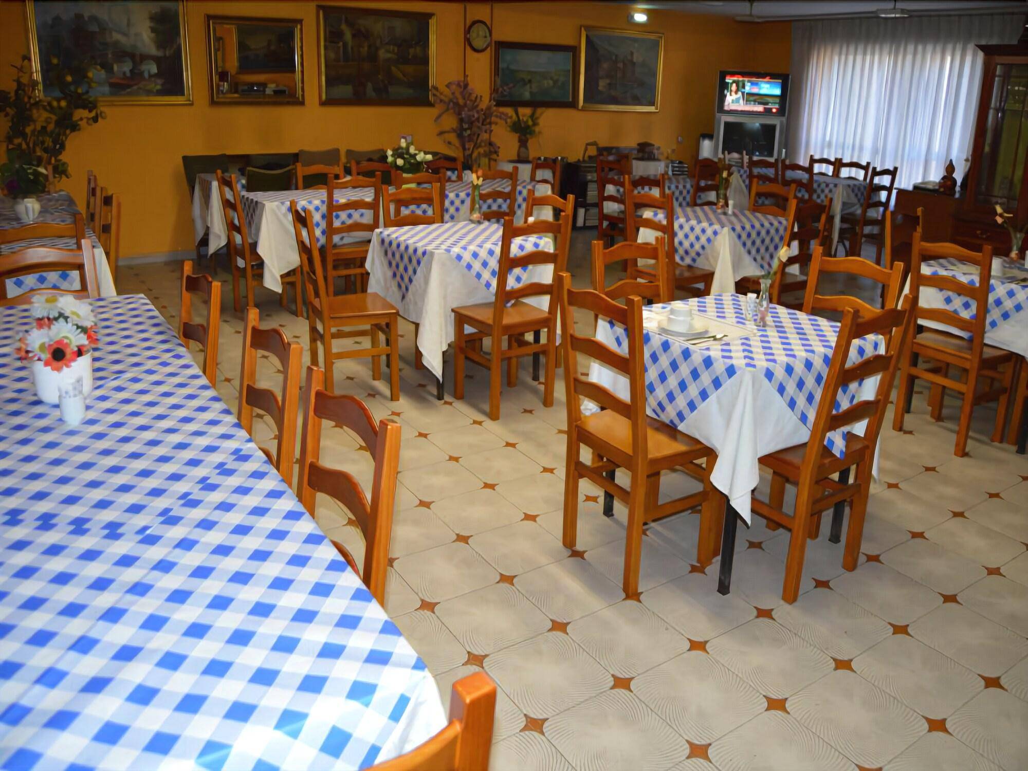 Hotel Vaqueros 1