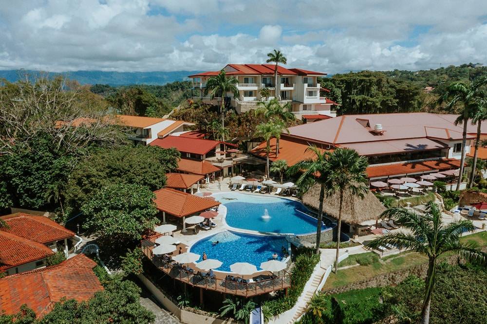 Parador Nature Resort and Spa 1